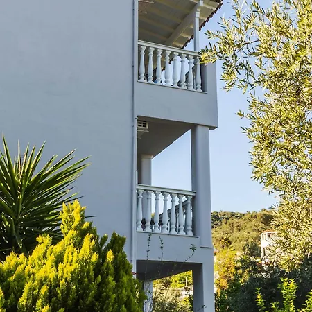 Avaton Garden, Philian And *