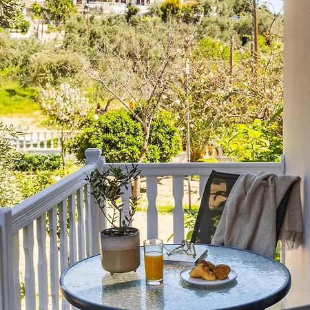 Hotel Avaton Garden, Philian And