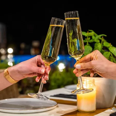 Avaton Garden, Philian And Szálloda Szkiáthosz