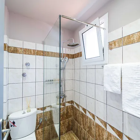 Avaton Garden, Philian And Szálloda Szkiáthosz